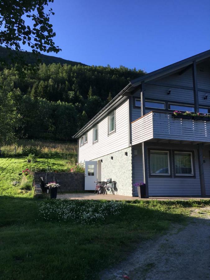 Hundbergan Apartment-Free Parking-15 Min From Tromso Tromsdalen Exterior photo